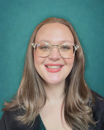 Alyson Urbaniak Headshot