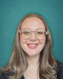 Alyson Urbaniak Headshot