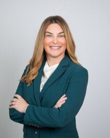 Hallie Evans headshot